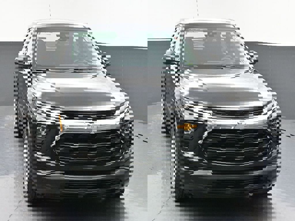 Certified 2025 Chevrolet TrailBlazer LS image 2