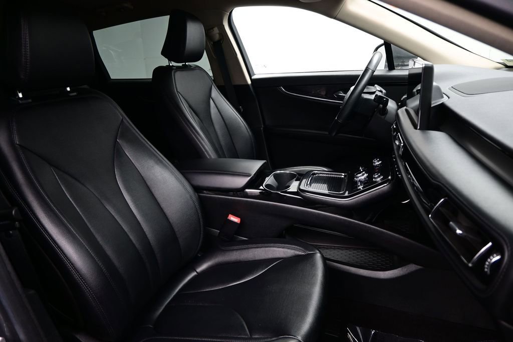 Used 2023 Lincoln Nautilus FWD w/ Premium Package image 11