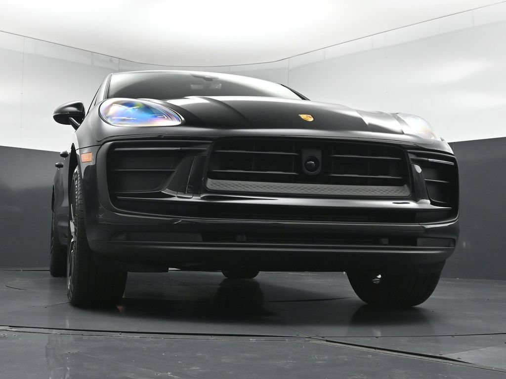New 2026 Porsche Macan AWD/4WD image 29