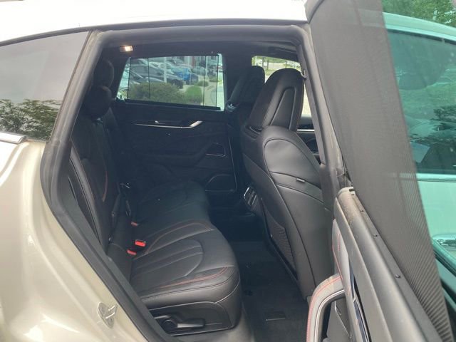 Used 2024 Maserati Levante GT Ultima image 41