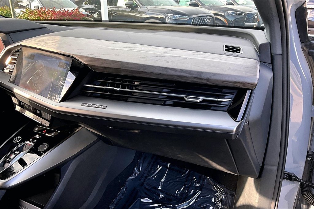 Used 2024 Audi Q4 e-tron Premium Plus AWD/4WD image 27