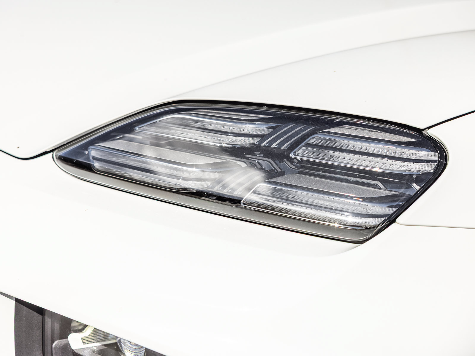 Certified 2026 Porsche Macan Electric RWD image 14