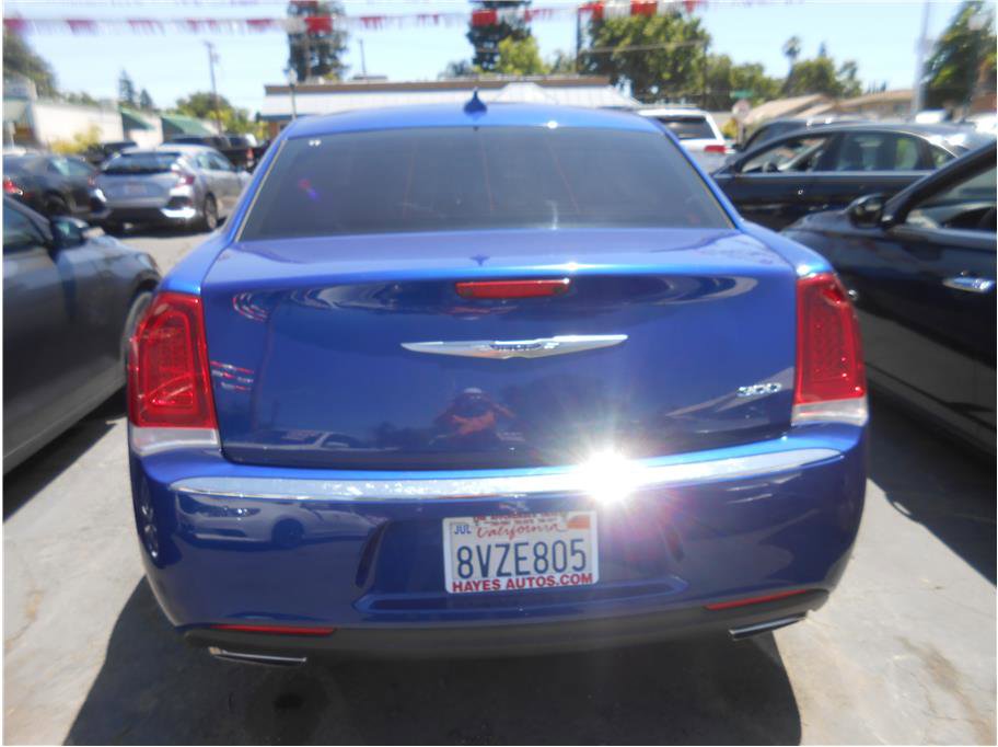 Used 2019 Chrysler 300 Limited image 5
