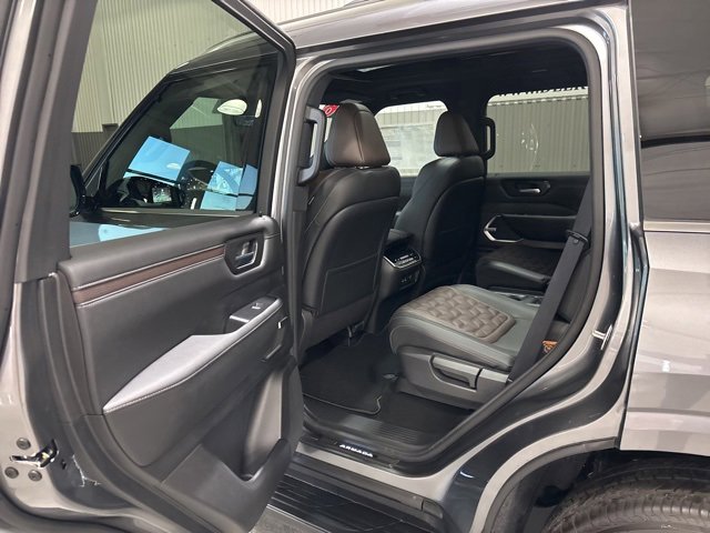 New 2026 Nissan Armada Platinum image 12