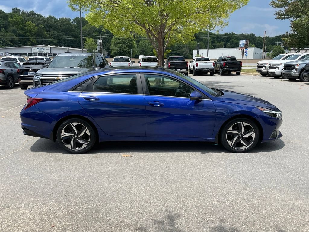 Used 2022 Hyundai Elantra SEL w/ Convenience + Premium Package FWD image 8
