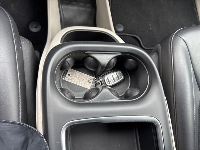 Used 2023 Chrysler Pacifica Touring-L image 21