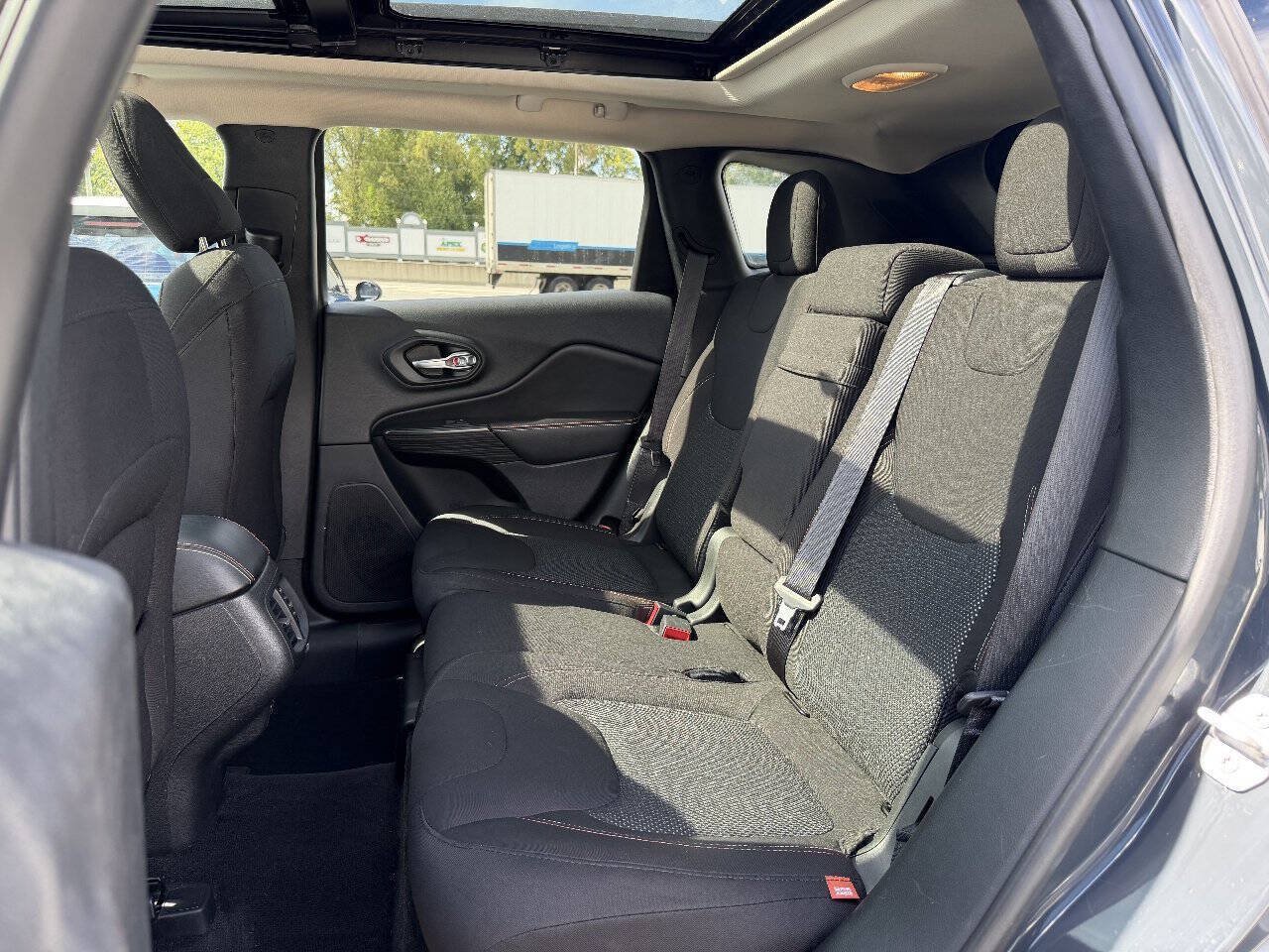 Used 2016 Jeep Cherokee 75th Anniversary AWD/4WD image 11