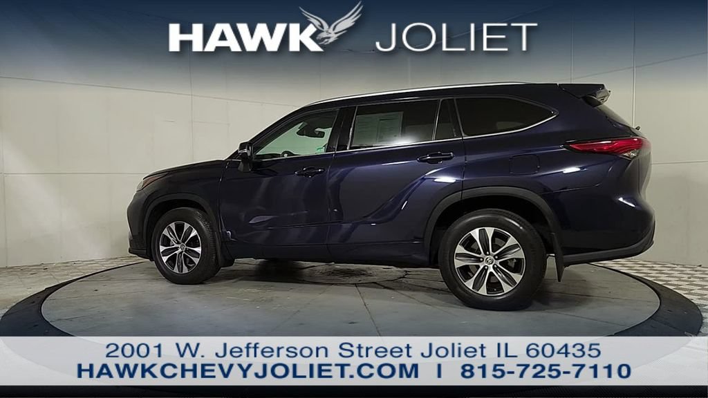 Used 2021 Toyota Highlander XLE AWD/4WD image 5