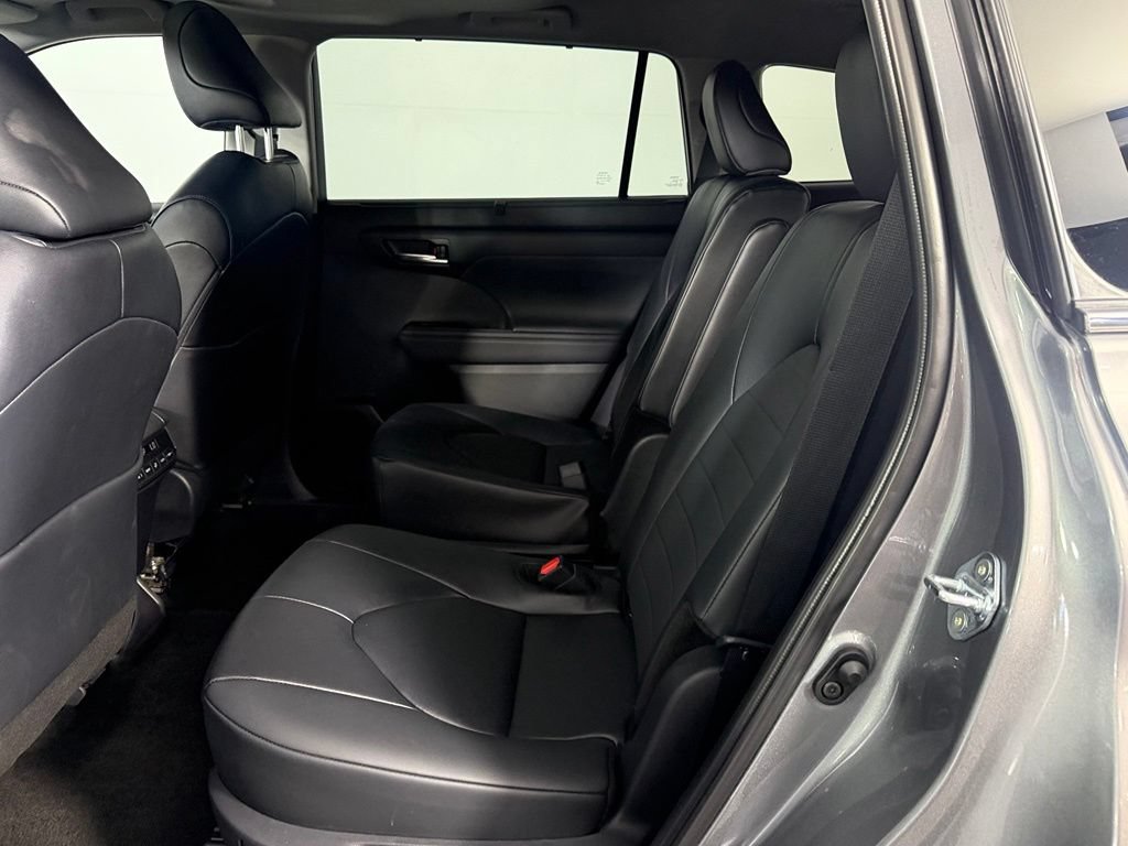 Used 2026 Toyota Highlander XLE AWD/4WD image 24