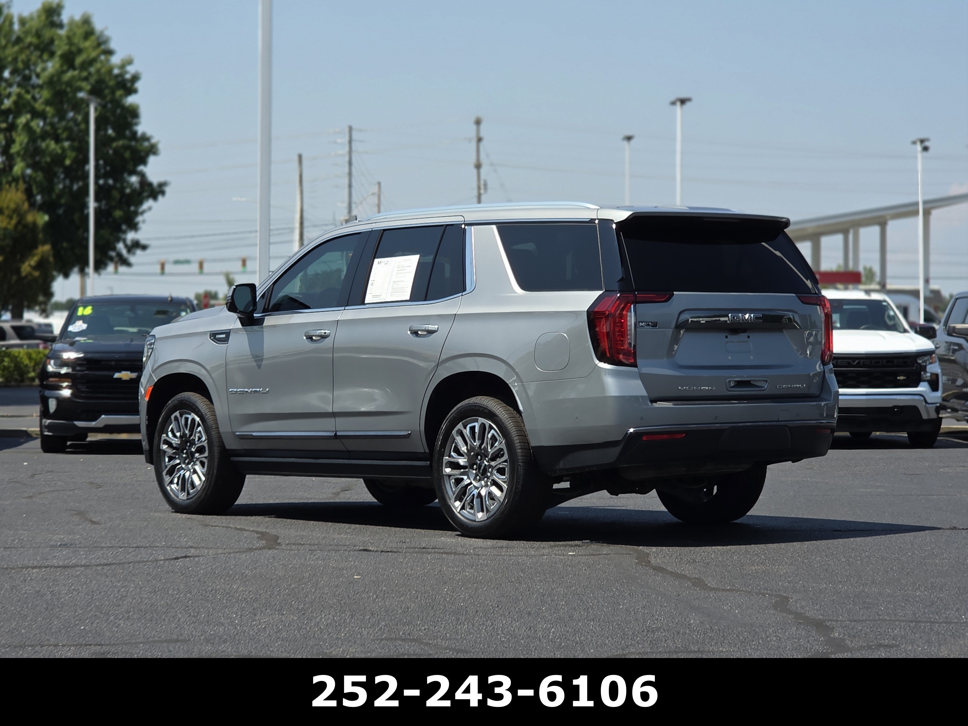 Used 2024 GMC Yukon Denali Ultimate AWD/4WD image 5