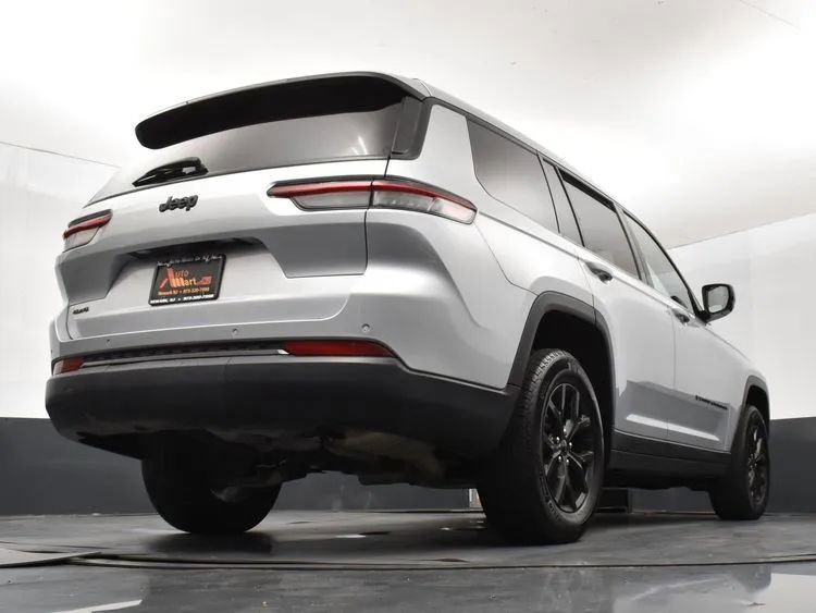 Used 2024 Jeep Grand Cherokee L Laredo image 13