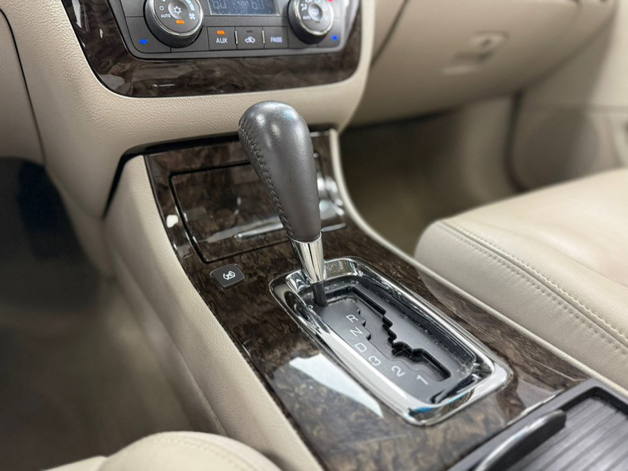 Used 2008 Cadillac DTS w/ Sun And Sound Package image 71