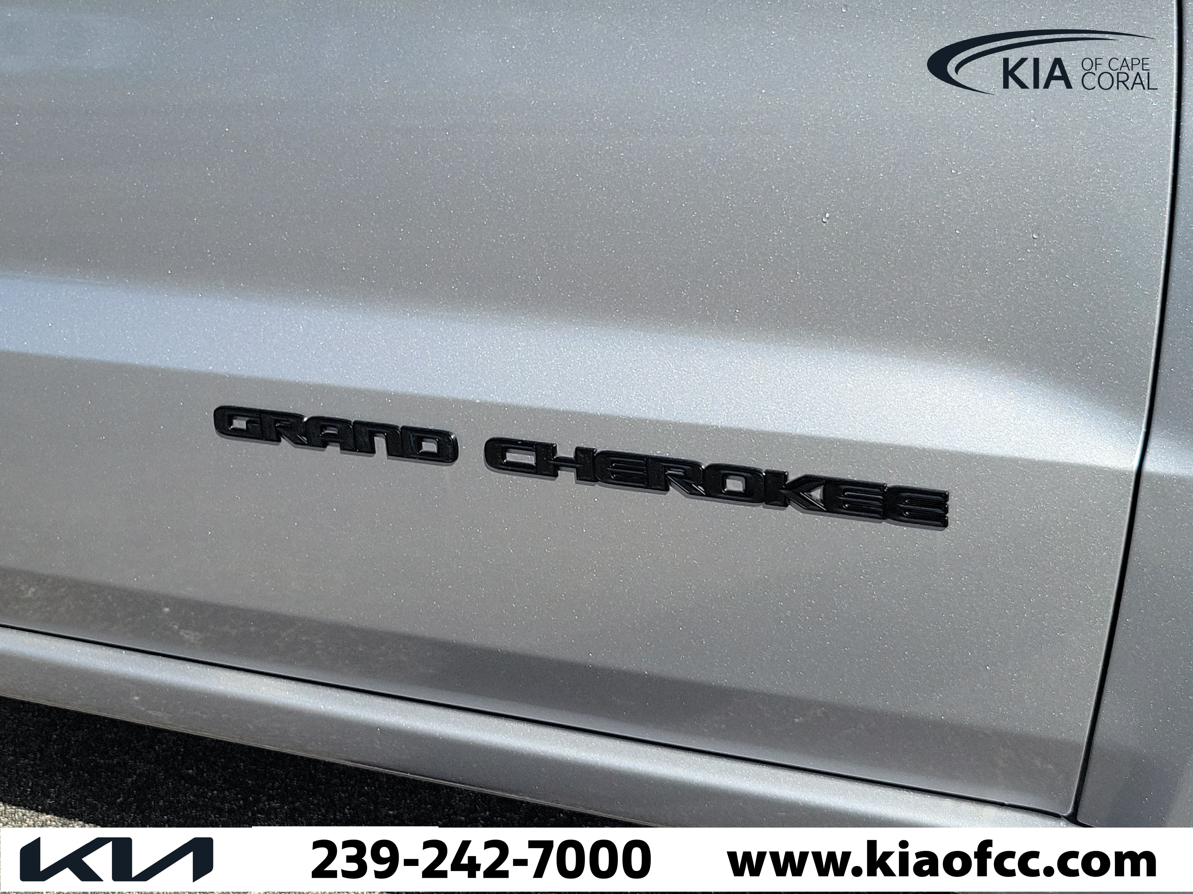 Used 2021 Jeep Grand Cherokee Laredo X RWD image 9