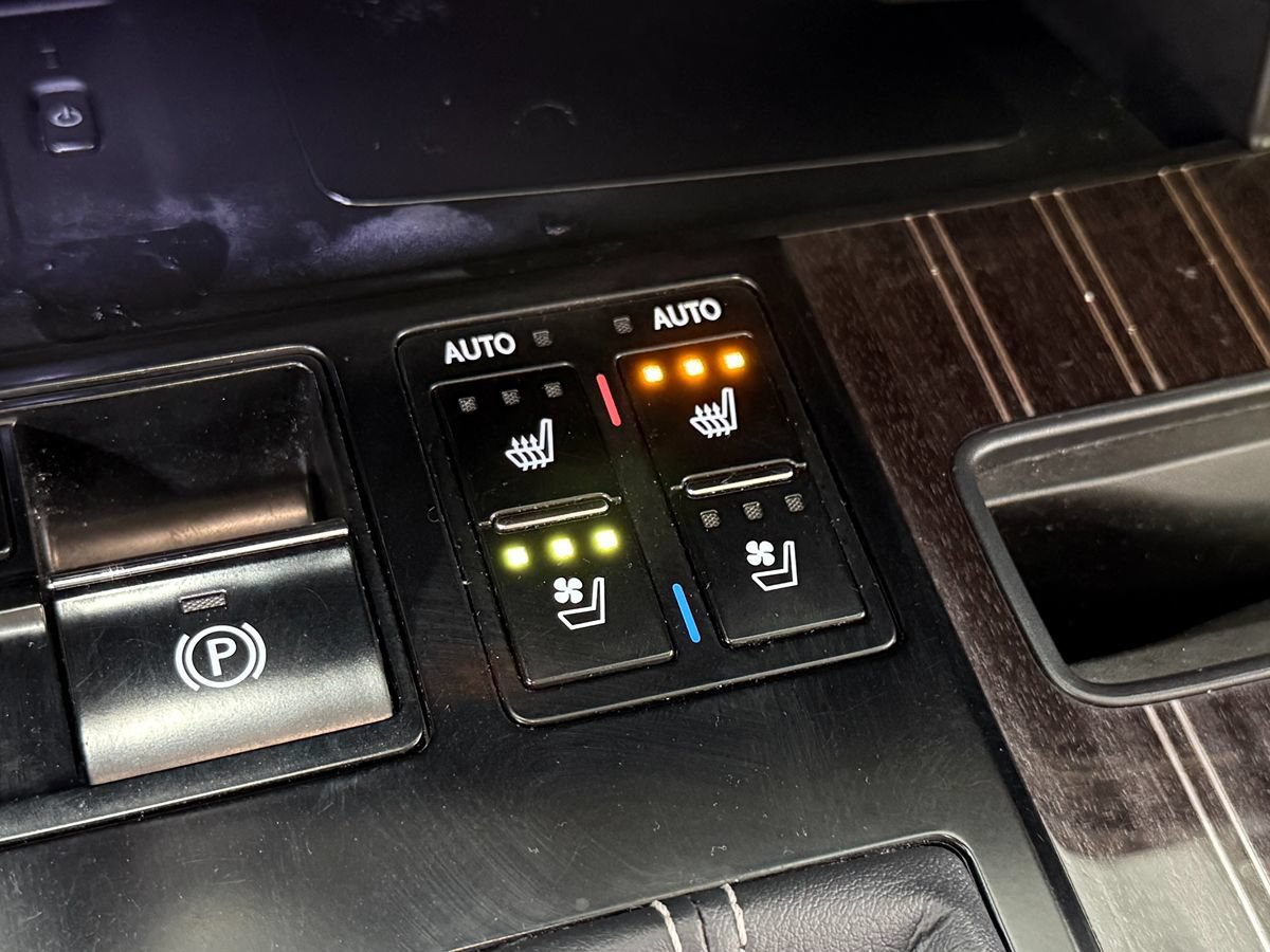 Used 2022 Lexus RX 450hL Luxury w/ Cold Area Package (CT) AWD/4WD image 27