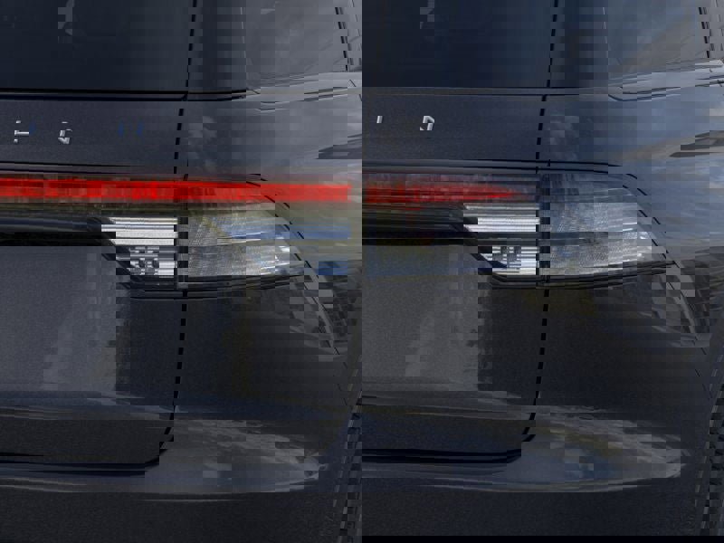 New 2026 Lincoln Aviator AWD w/ Jet Appearance Package image 21