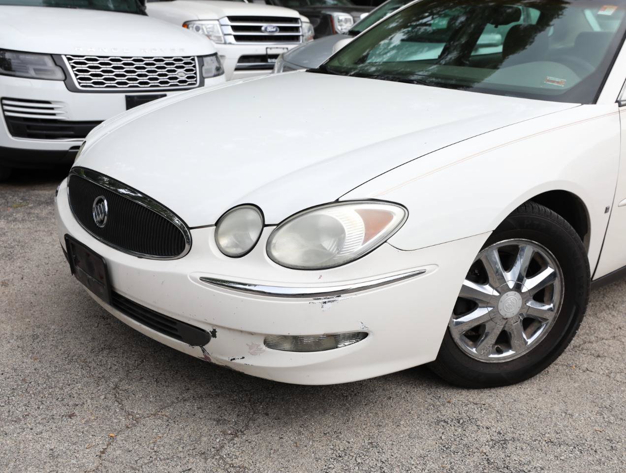 Used 2007 Buick LaCrosse CX w/ Chrome Enhancement Package FWD image 2