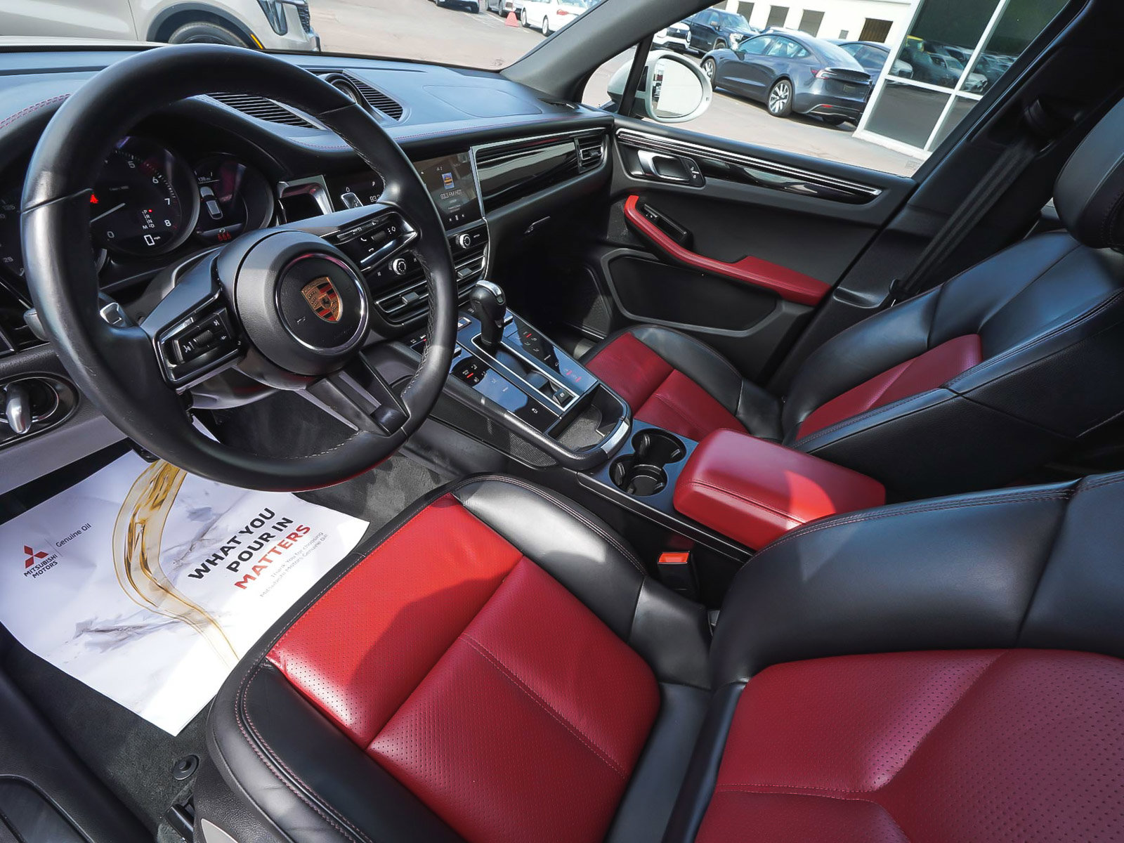 Used 2022 Porsche Macan AWD/4WD image 16