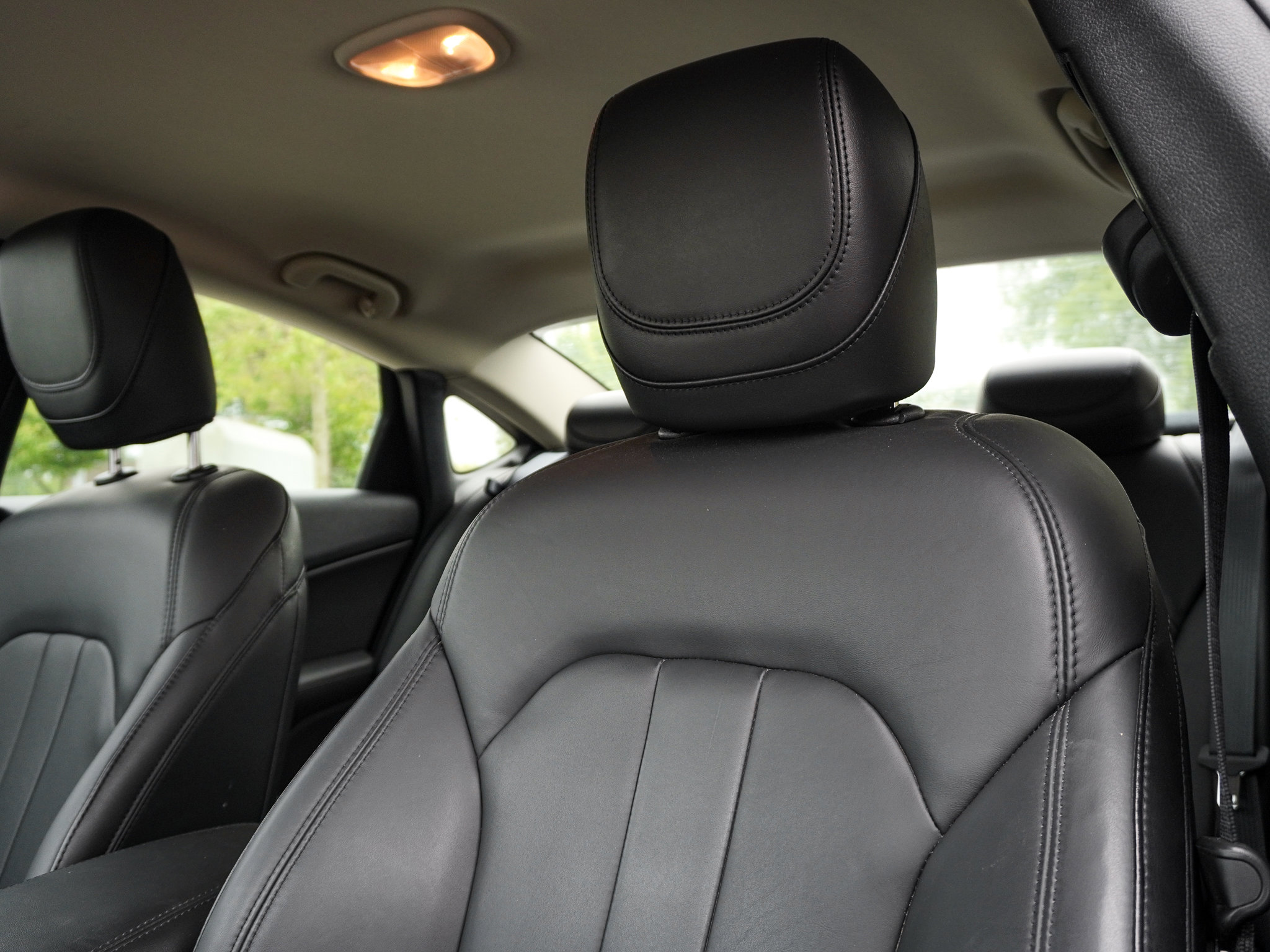 Used 2017 Chrysler 200 Limited Platinum FWD image 17