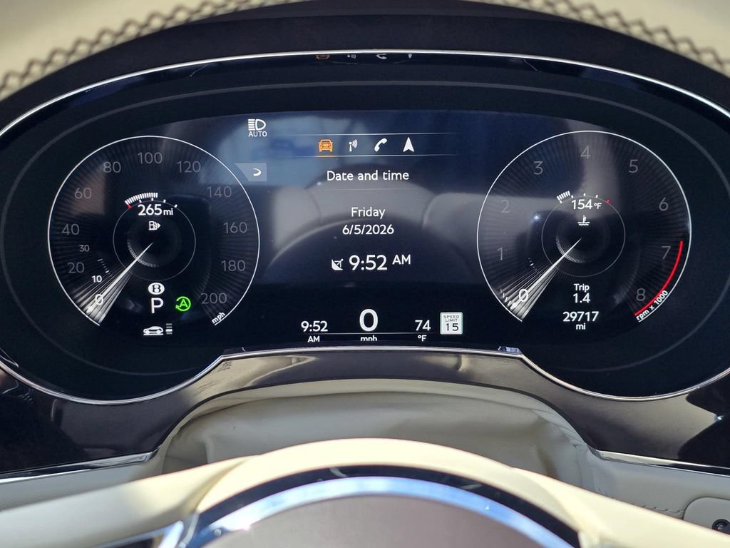 Used 2022 Bentley Bentayga AWD/4WD image 30