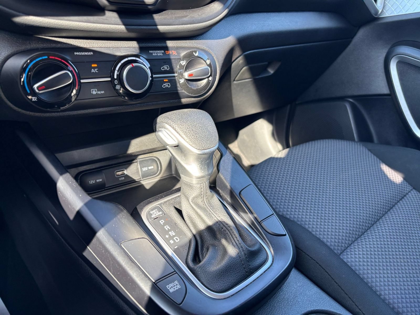 Used 2025 Kia Soul LX w/ LX Technology Package FWD image 38