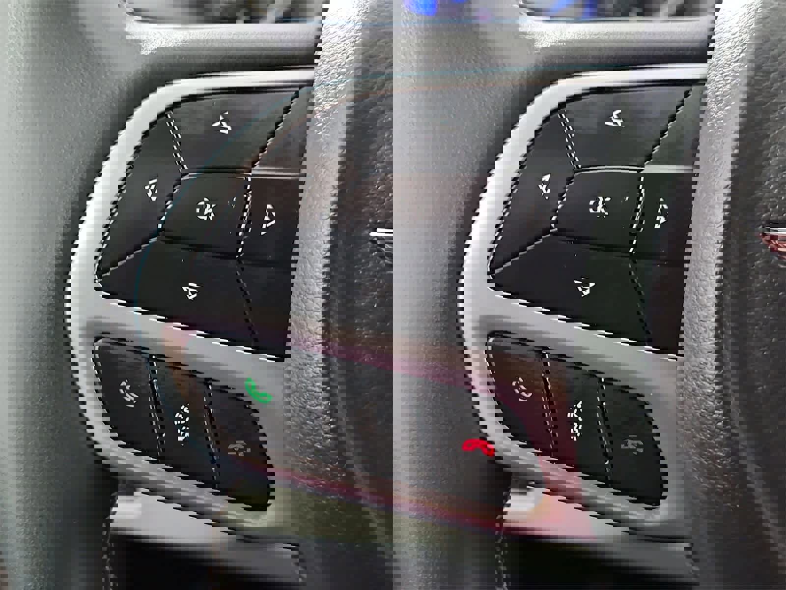 Used 2024 Chrysler Pacifica Touring-L image 23