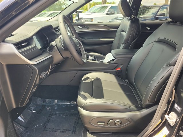 New 2025 Jeep Grand Cherokee Limited image 4