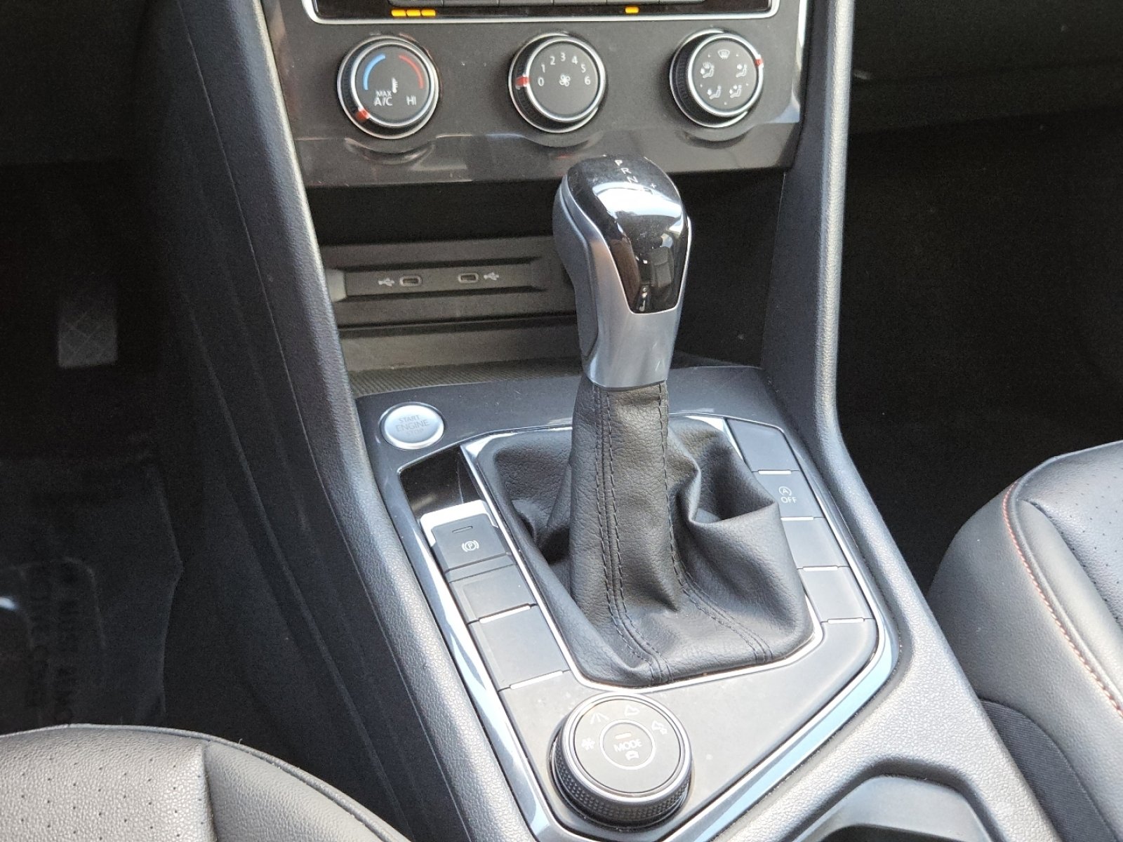Used 2024 Volkswagen Tiguan Wolfsburg Edition AWD/4WD image 33