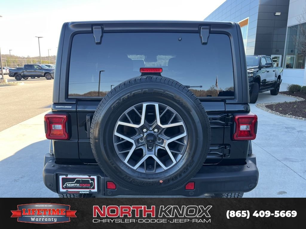 Used 2024 Jeep Wrangler Sahara w/ Safety Group image 17