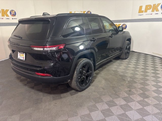 New 2025 Jeep Grand Cherokee Limited w/ Black Appearance Package image 3