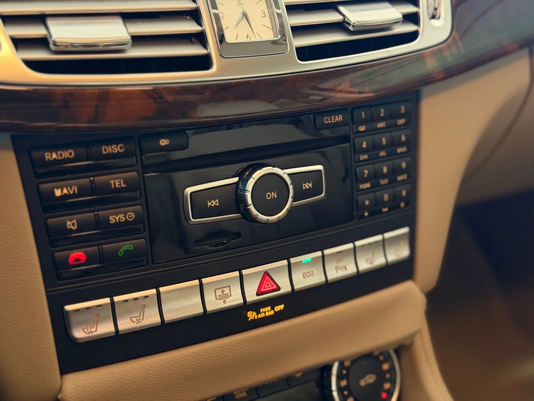 Used 2014 Mercedes-Benz CLS 550 4MATIC w/ Premium 1 Package image 29