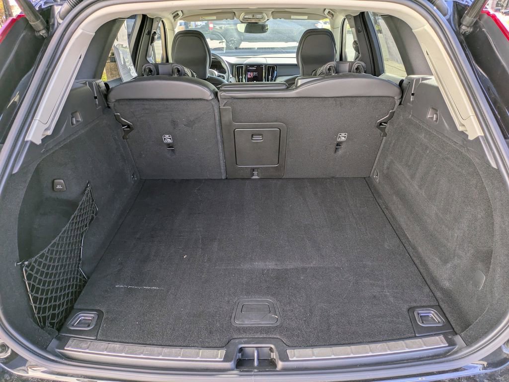 Certified 2022 Volvo XC60 B5 Inscription w/ Advanced Package image 13