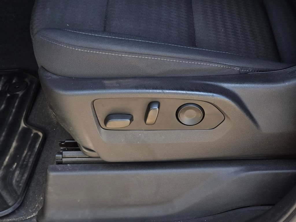 Used 2023 Chevrolet Silverado 1500 LT AWD/4WD image 31