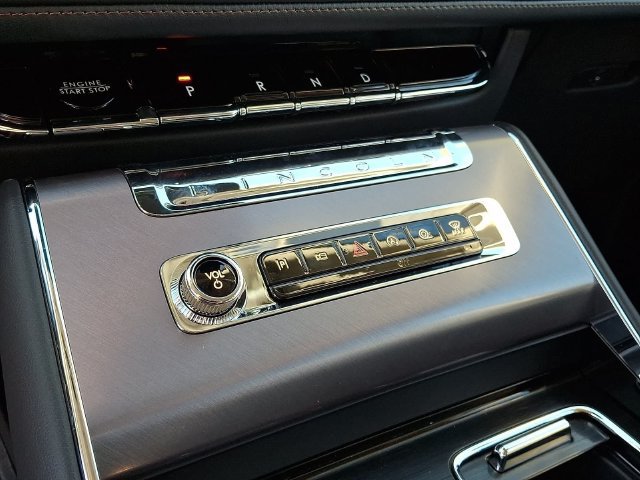 New 2026 Lincoln Aviator AWD image 12