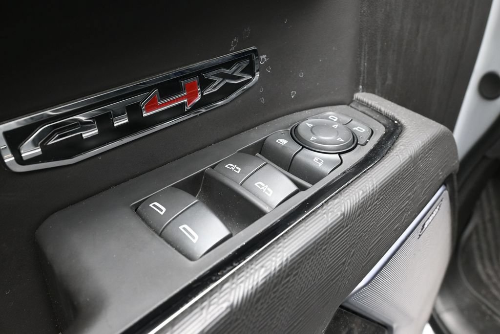 Used 2024 GMC Sierra 1500 AT4X AWD/4WD image 9