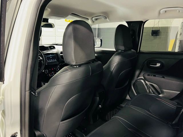 Used 2019 Jeep Renegade Latitude w/ Cold Weather Group image 25