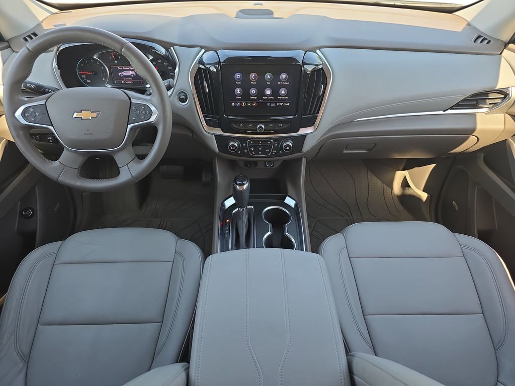 Used 2020 Chevrolet Traverse LT w/ LT Premium Package image 9