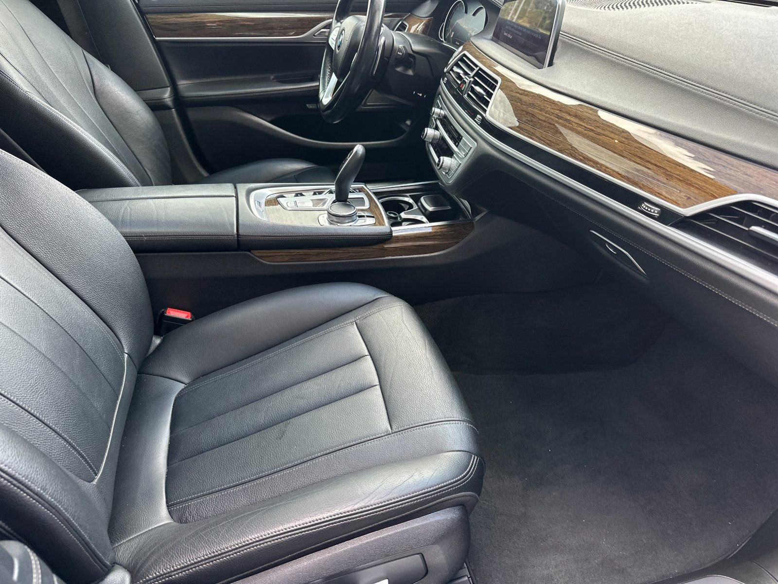 Used 2017 BMW 740e xDrive AWD/4WD image 14