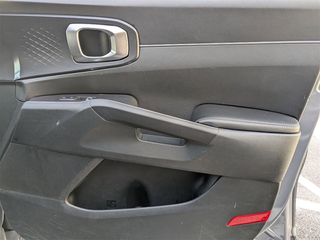 Used 2024 Kia Sorento S image 37