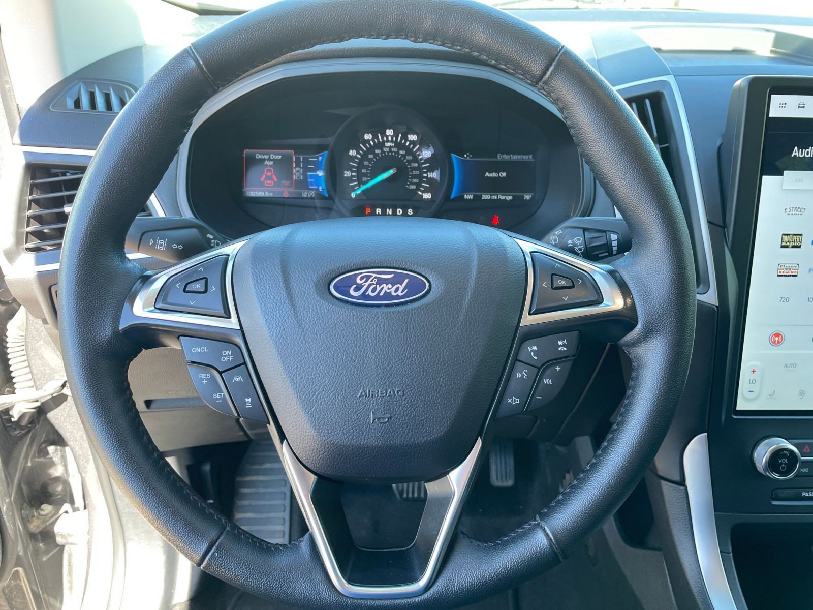 Used 2024 Ford Edge SEL image 28