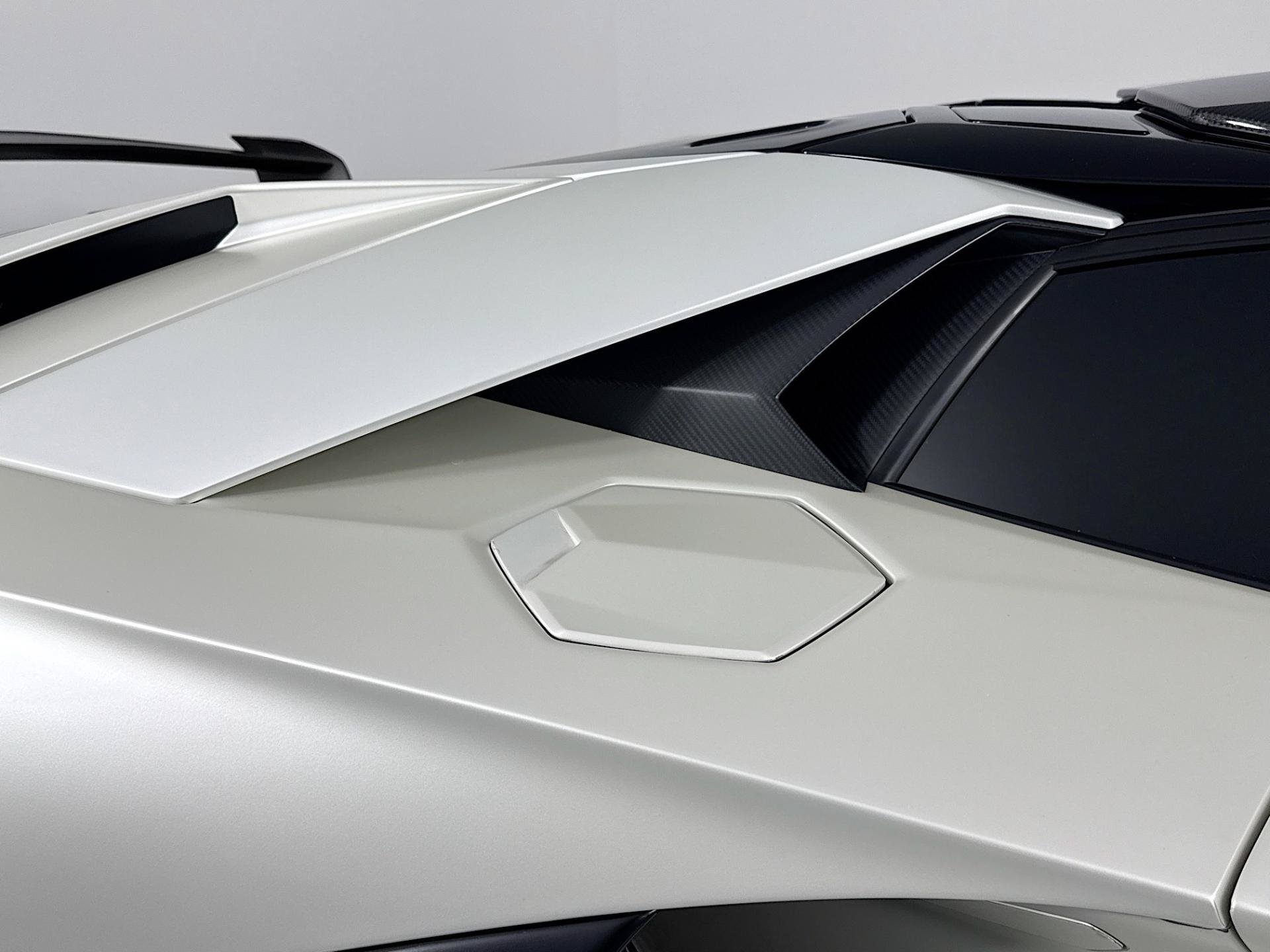 Used 2020 Lamborghini Aventador SVJ AWD/4WD image 64