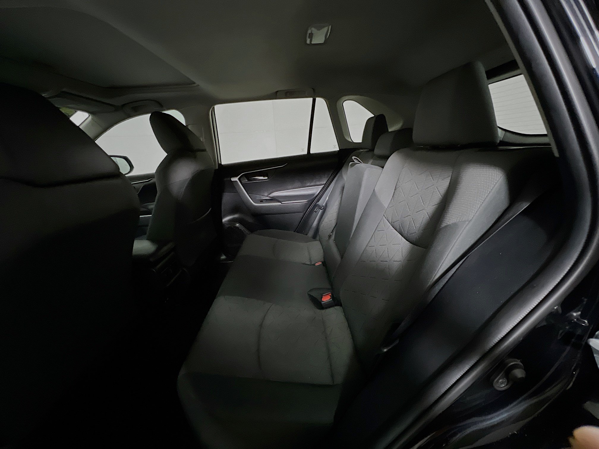 Used 2021 Toyota RAV4 XLE w/ Convenience Package FWD image 29