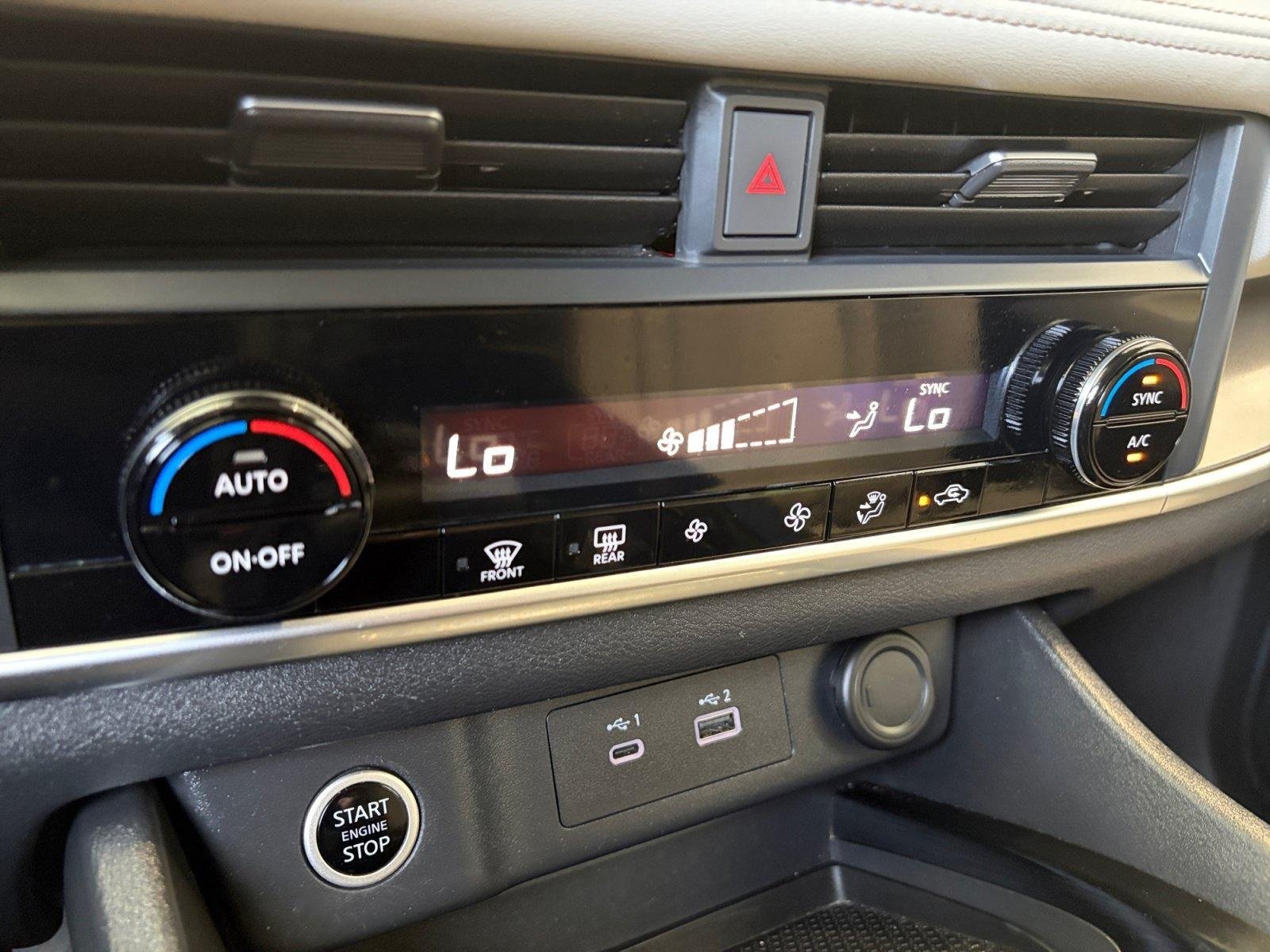 Used 2023 Nissan Rogue SV FWD image 24