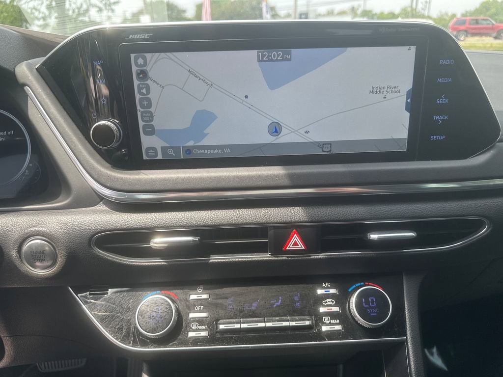 Used 2021 Hyundai Sonata Limited w/ Preferred Accessory Package FWD image 12