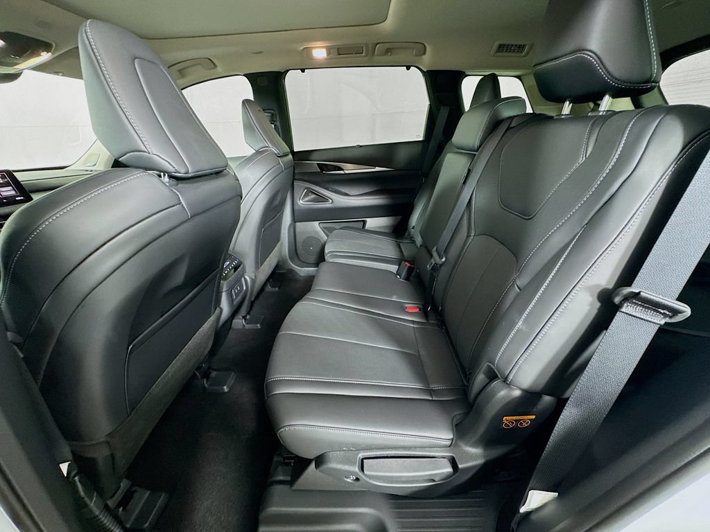 Certified 2026 INFINITI QX60 Luxe w/ Cargo Package FWD image 31