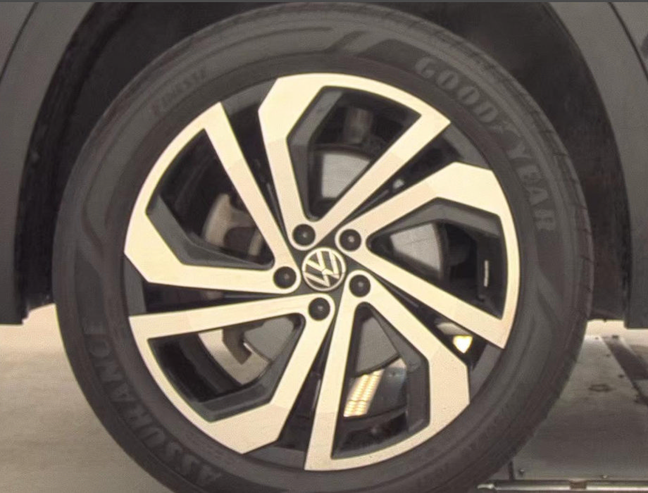 Used 2023 Volkswagen Atlas Cross Sport SEL AWD/4WD image 11