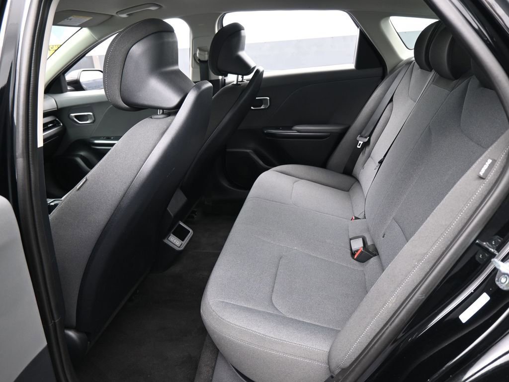 Used 2025 Kia K4 LX image 34