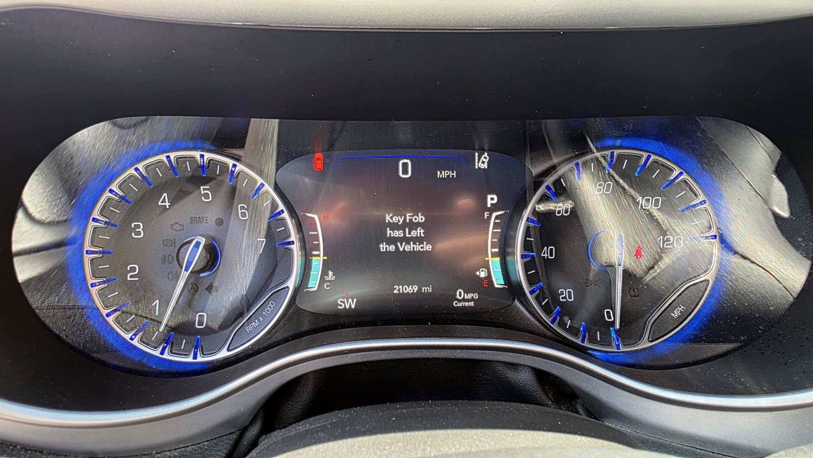 Used 2021 Chrysler Pacifica Touring-L w/ Uconnect Theater Family Group AWD/4WD image 12