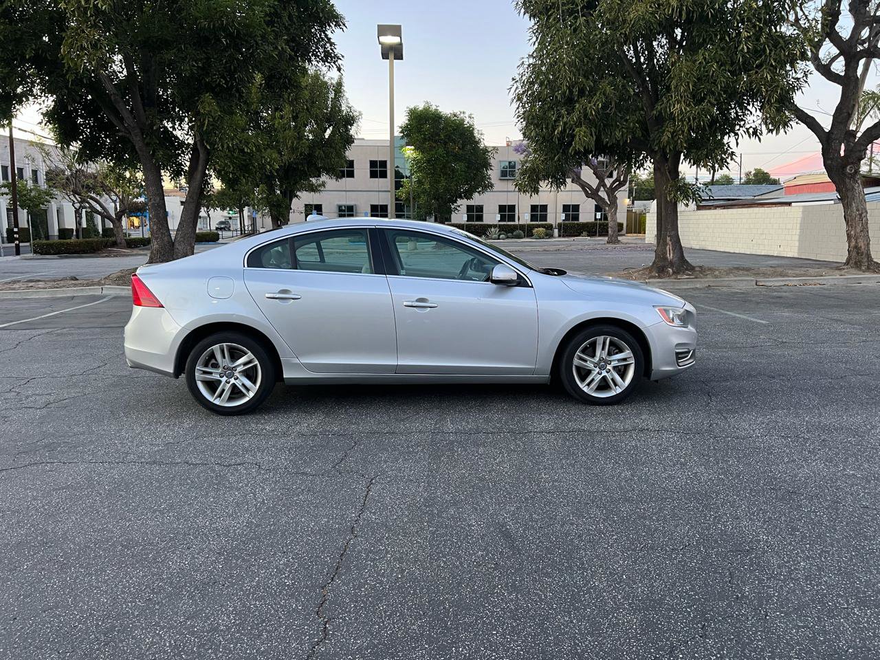 Used 2014 Volvo S60 T5 image 4