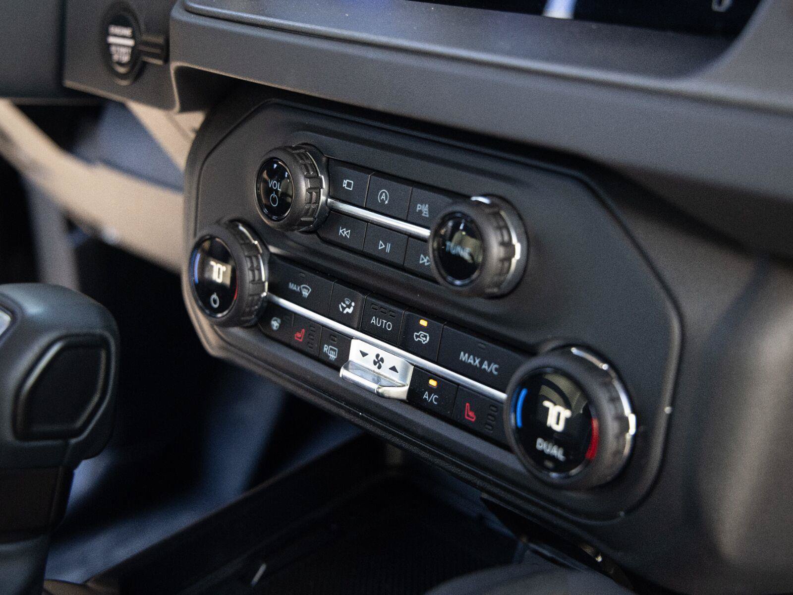 Used 2025 Ford Bronco Raptor AWD/4WD image 34