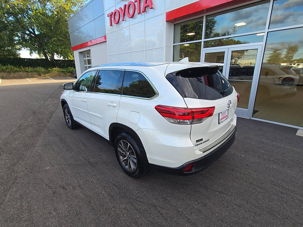 Certified 2019 Toyota Highlander XLE AWD/4WD image 26